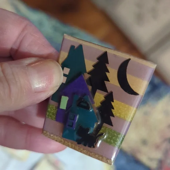 2 Kitty House Pins - Picture 2 of 5